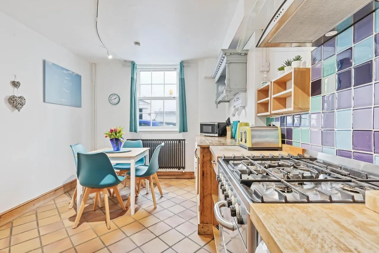 Apartment Pebble Mews House - By My Getaways - Parking For One Small Car Brighton