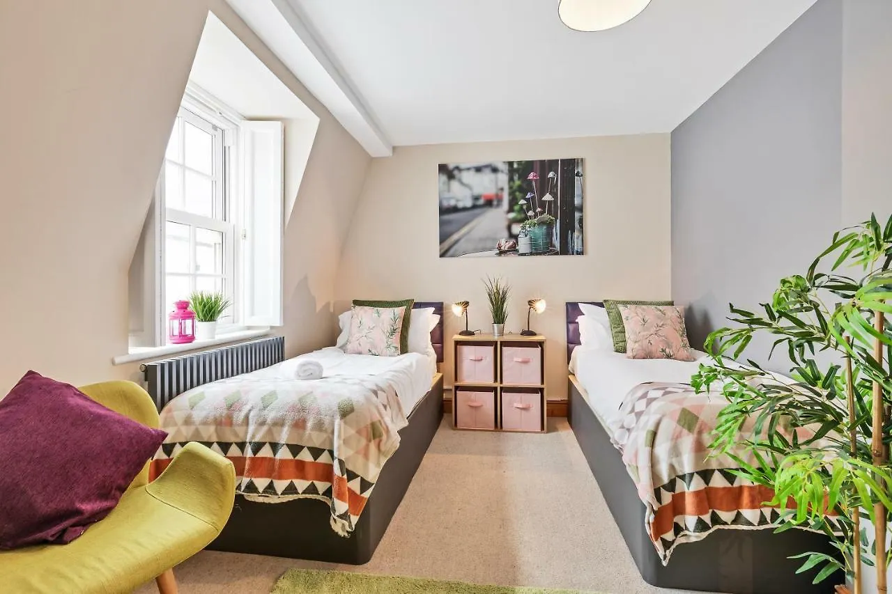 Pebble Mews House - By My Getaways - Parking For One Small Car Brighton